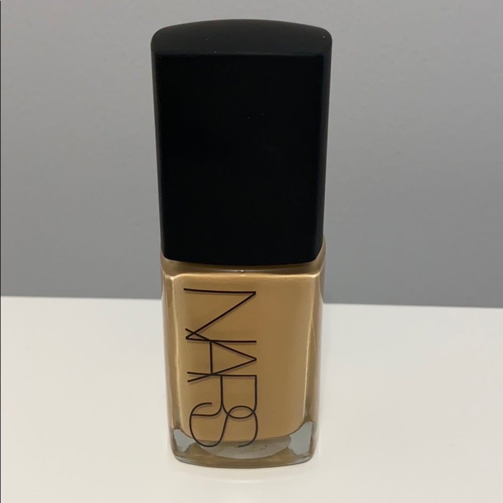 NEW NARS SHEER GLOW FOUNDATION - STROMBOLI